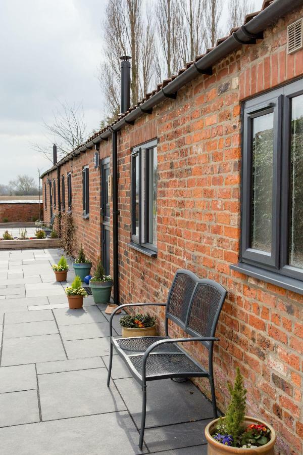 Thrush Nest Cottages - Wren Cottage Sleeps 4, 2 Bedrooms & Stable Cottage Sleeps 2, 1 Bedroom York Bagian luar foto